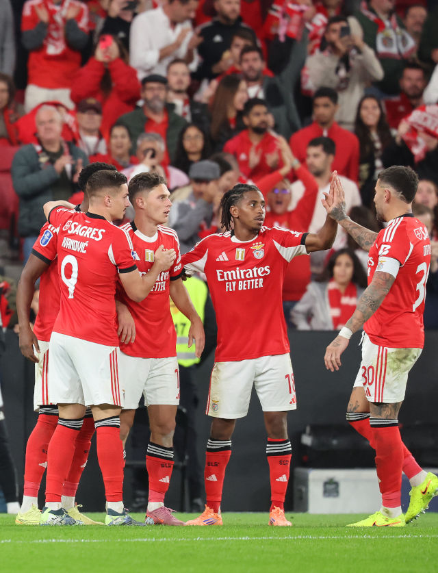 Lukebakio, Ivanovic, Sudakov, Barreiro et Otamendi